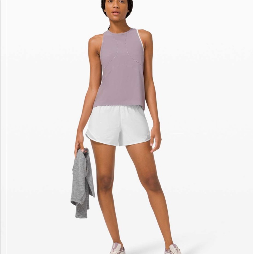 Lululemon Hotty Hot Short 4" *Logo